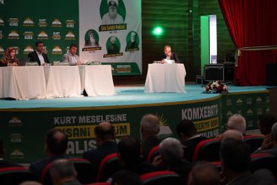 HÜDA PAR'ın düzenlediği “Kürt Meselesine İnsani Çözüm Çalıştay”’nın ikinci oturumunda sunumlar yapıldı