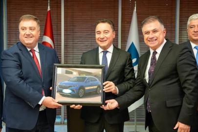 Ali Babacan: “Elektrikli araçlara geçiş ve yerli marka TOGG’un taksilerde kullanılması Türkiye için büyük fırsattır”