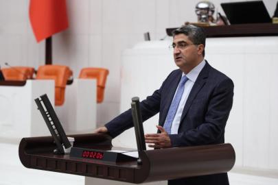 DEVA Partili Ekmen: Ulaştırma ve Altyapı planları Mersinlileri memnun etmez