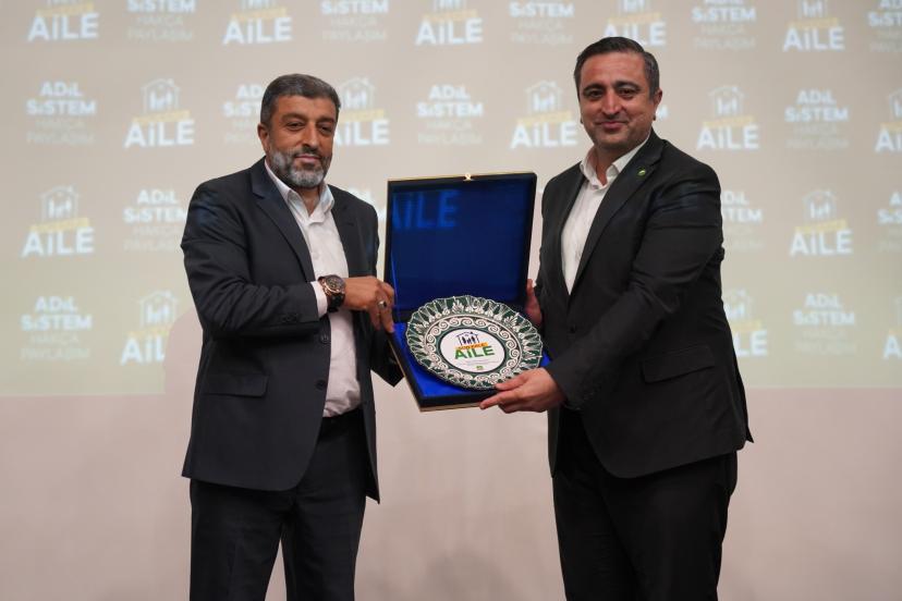 HÜDA PAR Aile Başkanlığı’nın aile konferansında konuşan Gültekin: Sorunu neden göremediğimizi anlamazsak aileyi kaybederiz!