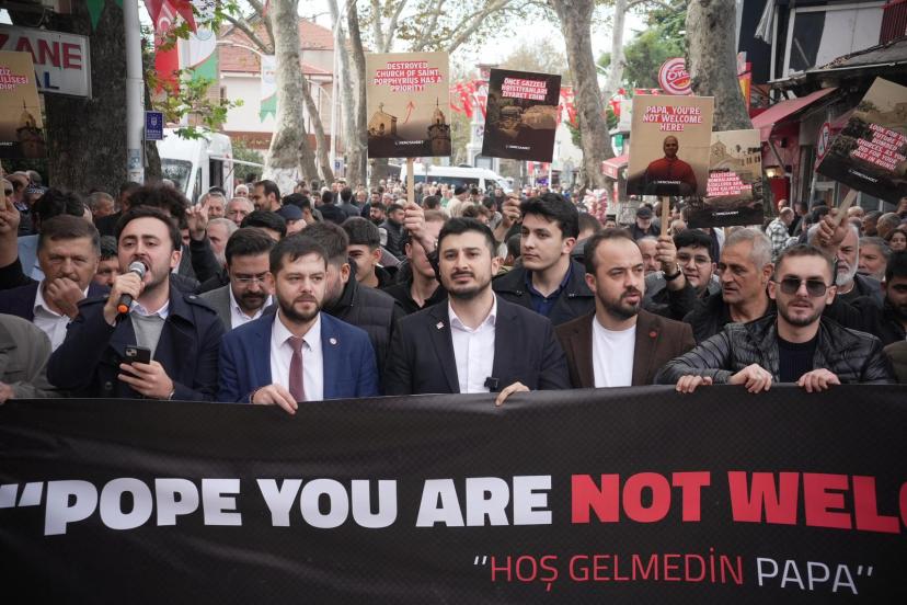 Saadet Partisi Gençlik Kolları’ndan İznik’te Sert Çıkış: "Papa’nın Ziyareti Turistik Değil, Siyasi Bir Operasyondur"