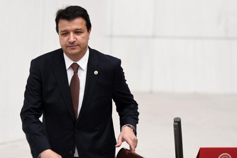 Vergi Yükü Altındaki Esnaf, Derdini Mahmut Arıkan’a Anlattı: “Boğulduk, Hasta Olmaya Hakkımız Yok!”