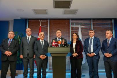 Ali Babacan, DEM Parti İmralı Heyetini ağırladı: “Sayın Erdoğan’dan süreçle ilgili daha çok iletişim ve daha çok toplumu aydınlatma katkısı bekliyoruz”