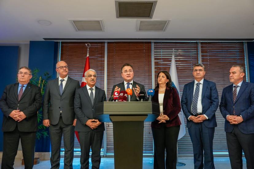 Ali Babacan, DEM Parti İmralı Heyetini ağırladı: “Sayın Erdoğan’dan süreçle ilgili daha çok iletişim ve daha çok toplumu aydınlatma katkısı bekliyoruz”