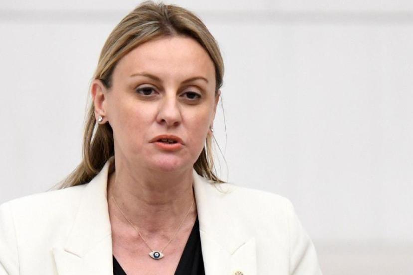 İzmir Milletvekili Seda Kâya Ösen: İzmir sistematik olarak cezalandırılıyor Vergiyi İzmirliden kepçe ile alıyor hizmeti kaşıkla veriyorlar Merkezi yönetim İzmir’e hizmette üç maymunu oynuyor