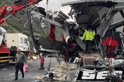 SON DAKİKA OSMANİYE HABERLERİ: Osmaniye'de yolcu otobüsüyle TIR çarpıştı: 7 ölü, 11 yaralı