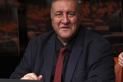 BATIK KREDİLER 600 MİLYARI AŞTI  Gürer: “Vatandaşın dengesi şaştı”  Gürer: “Borçlu yaşam icraya kadar gidiyor!”