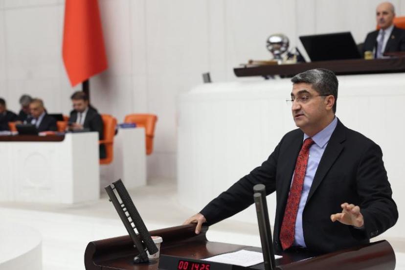 DEVA Partili Ekmen: Suriye’nin kurtuluşu namlunun ucunda değil, demokrasinin ve kardeşliğin ortak zeminindedir