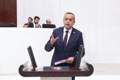 DEVA Partili Ertuğrul Kaya’dan Meclis kürsüsünde emekli isyanı: “Açlık kural, tokluk istisna olmuştur. İktidar milletimize sırtını döndü, emekli et yemeyi unuttu!”