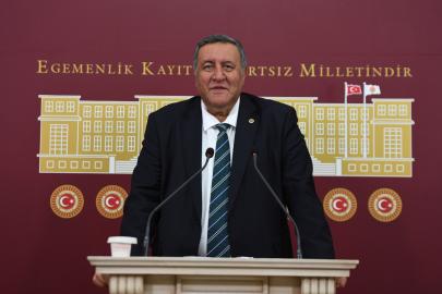Gürer: “Bu zulümden vazgeçilsin, sabit saat uygulaması sona erdirilsin”     Gürer, Bakan Işıkhan’a sert tepki gösterdi     Gürer: “Emeklinin maaşını erittiniz, hala şov diyorsunuz”