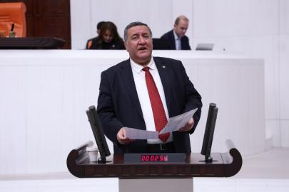 GÜRER: “TAŞERON SİSTEMİ MODERN BİR KÖLELİKTİR”     GÜRER: “BELEDİYE ŞİRKET İŞÇİLERİ BELEDİYE KADROSUNA ALINMALIDIR”