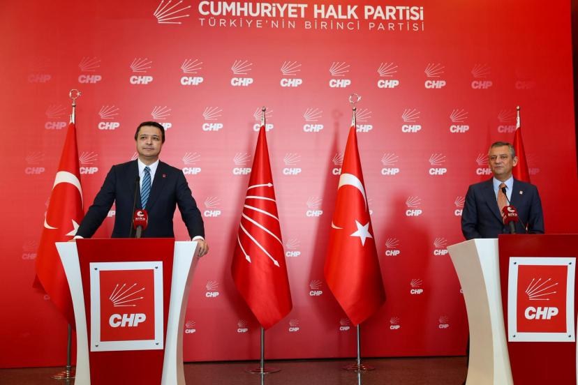 SAADET PARTİSİ GENEL BAŞKANI MAHMUT ARIKAN CHP GENEL BAŞKANI ÖZGÜR ÖZEL’İ ZİYARET ETTİ