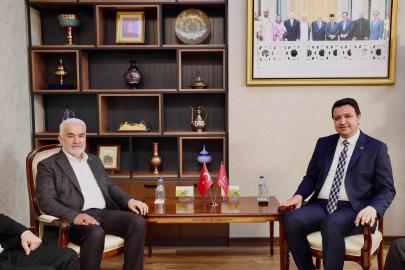 SAADET PARTİSİ GENEL BAŞKANI MAHMUT ARIKAN, HÜR DAVA PARTİSİ GENEL BAŞKANI ZEKERİYA YAPICIOĞLU İLE BİR ARAYA GELDİ