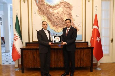 SAADET PARTİSİ GENEL BAŞKANI MAHMUT ARIKAN, İRAN BÜYÜKELÇİSİ İLE BİR ARAYA GELDİ