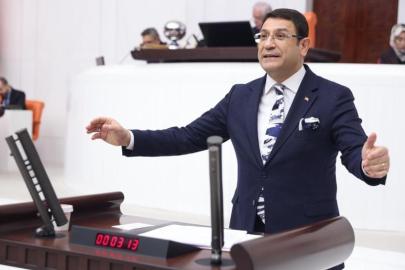 DEVA Partili İdris Şahin, Cumhurbaşkanı Erdoğan’ın Beştepe’deki sözlerine tepki gösterdi: “İşsizlikten uykusu kaçan milyonlar sizin öz evladınız değil mi?” “Bir akşamlık iftar değil, 365 gün adalet ve özgürlük verin”