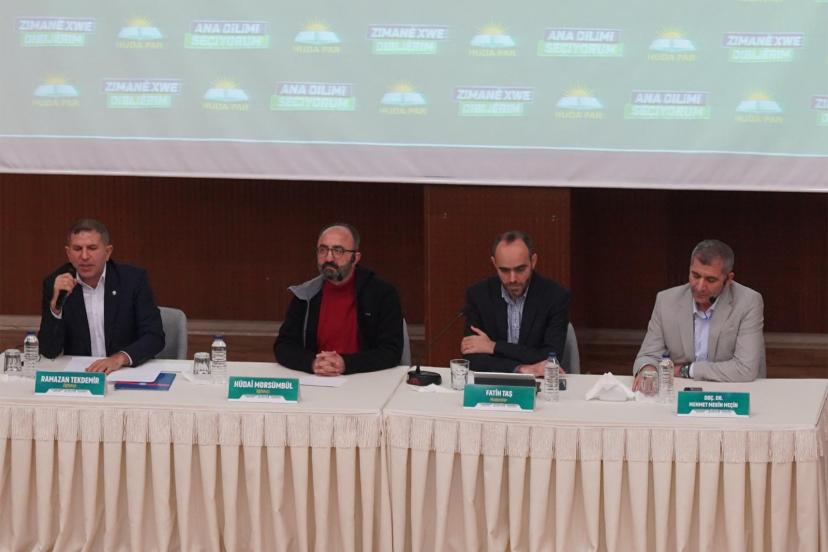 HÜDA PAR’dan "Ana Dilimi Seçiyorum" paneli: Dil hakkı ana sütü gibi helaldir