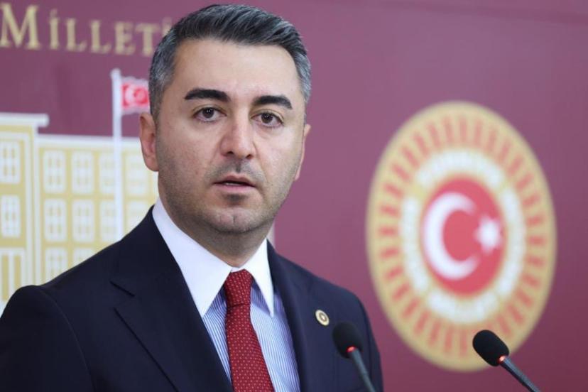 Ülkemizde İktidarın hiç değinmediği kendiliğinden yıkılabilecek durumda olan 2 milyon çok riskli bağımsız birim olduğuna dikkat çeken CHP’li Avşar; “Asrın ihmali; Acil dönüşüm bekleyen 2 milyon beton tabut”