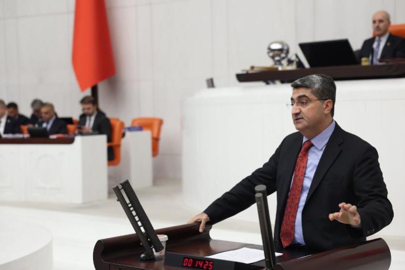 DEVA Partili Ekmen: Mersin’de zamansız ilaçlama arıları ve meyve rekoltesini tehdit ediyor