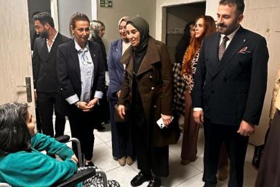 DEVA Partili Elif Esen bakımevindeki iftar buluşmasında yaşlı ve engelli vatandaşlarla bir araya geldi