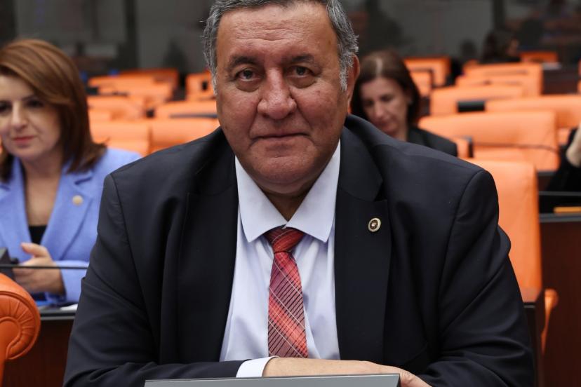 Gürer: “Geçim kaygısı Bayramın ağız tadını da kaçırdı”     Gürer: “Nerede o eski bayramlar! Neşe dolu mutlu anlar”