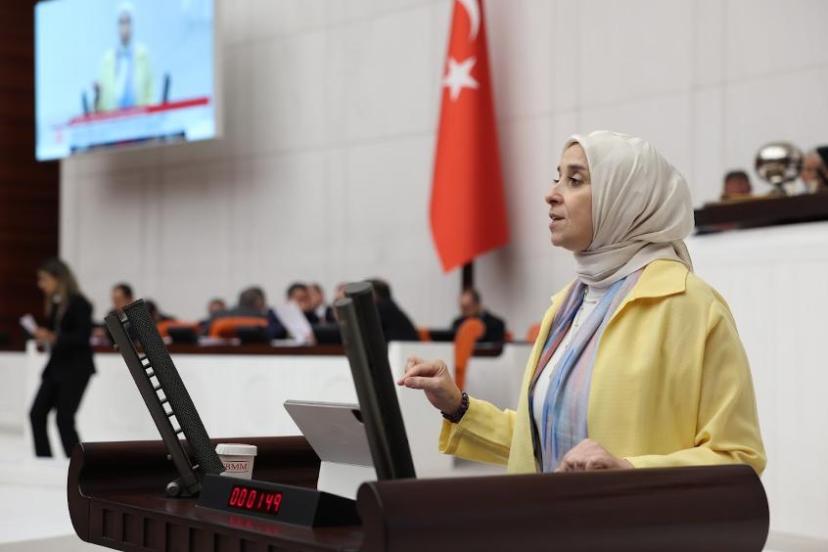 DEVA Partili Esen, site ve apartmanların fahiş aidatlarına tepki gösterdi: “Bir elinizle geçici avansa frenleme getiriyorsunuz, öteki elinizle yönetim planını daha kolay değiştirmenin önünü açıyorsunuz”