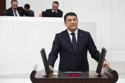 DEVA Partili İdris Şahin, 23 Nisan’da çocuk suçlarındaki tabloyu gündeme taşıdı: “Yılda bir kez baş okşamakla olmaz, çocukları suç bataklığına terk etmeyin!”