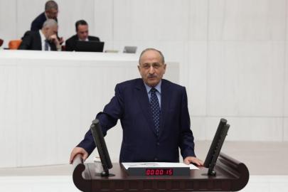 DEVA Partili Medeni Yılmaz: "Mevcut parkları binalara, betona dönüştürmek hiçbir aklın ve insafın kabul edebileceği bir olay değildir"