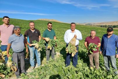 GÜRER: “ÇİFTÇİNİN BORCU 55 AYDIR ARALIKSIZ ARTIYOR”     GÜRER: “ÇİFTÇİNİN BANKA BORCU SON 5 YILDA %881 ARTTI”