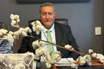 GÜRER: “PAMUKTA TEHLİKE ÇANLARI ÇALIYOR”     GÜRER: “PAMUKTA ÜRETTİĞİMİZ KADAR İTHAL EDİYORUZ”