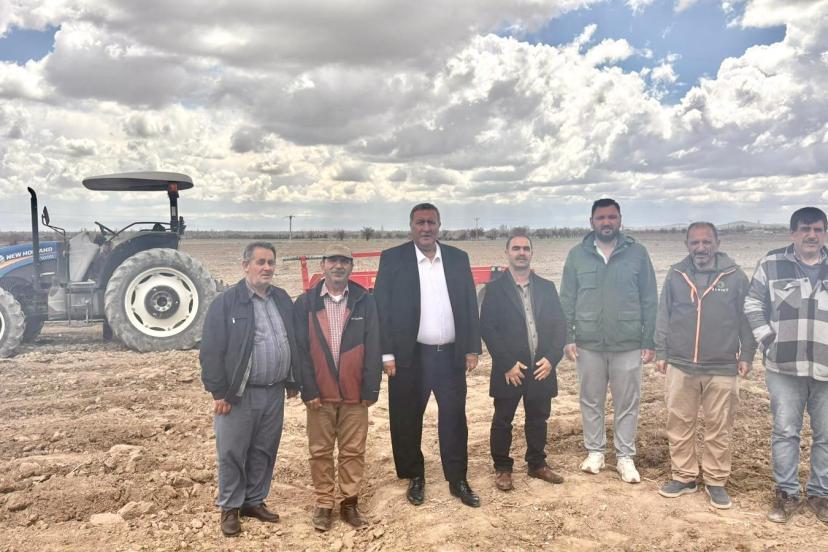 Gürer: “Üretici Ekime Başladı, Artan Maliyetlerden Endişeli”     Gürer: “Tarımda Planlama Şart, Üretici Desteklenmeli”     Gürer: “Üretici Kaygılı Ekim Yapıyor “