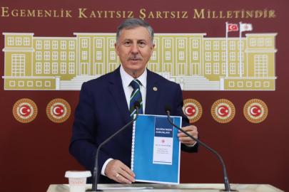 SELÇUK ÖZDAĞ: “MANİSA’NIN SORUNLARI ÇÖZÜM SEFERBERLİĞİNE DÖNÜŞTÜRÜLMELİ!”