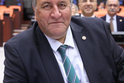 CHP MİLLETVEKİLİ ÖMER FETHİ GÜRER: “BAYRAMDA YOLA ÇIKMANIN MALİYETİ ARTTI”     GÜRER: “GÜLE OYNAYA BAYRAM TATİLİ ‘ESKİ TÜRKİYE’DE’ KALDI”     GÜRER: “BAYRAM TATİLİNE OTOMOBİLLE ÇIKMAK DA, OTOBÜS BİLETİ ALMAK DA DÜŞÜNDÜRÜYOR”