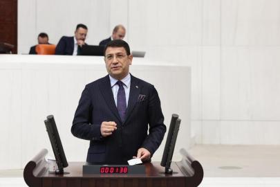DEVA Partili İdris Şahin’den Bilgi Üniversitesi’nde yaşanan sürece tepki: “Bir üniversitenin kaderi aç-kapa düğmesine çevrilemez”