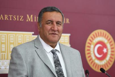 GÜRER: “22 YILDA ANKARA BÜYÜKLÜĞÜNDE TARIM ARAZİSİ KAYBEDİLDİ”           GÜRER: “KİŞİ BAŞINA DÜŞEN TARIM ARAZİSİ 22 YILDA YÜZDE 32 AZALDI”