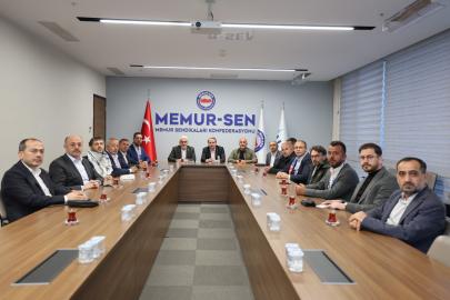 HÜDA PAR Genel Başkanı Yapıcıoğlu Sumud Filosu aktivistlerini ziyaret etti