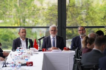 HÜDA PAR Lideri Yapıcıoğlu'ndan yavaşlayan süreçle ilgili Meclis'e çağrı: Silah bırakanlar için geniş mutabakatla kanun çıkaralım