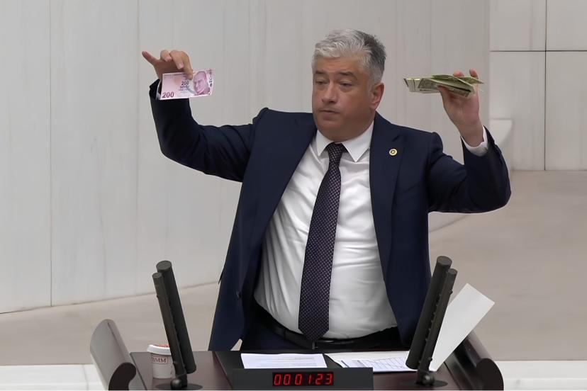 Kısacık: 200 TL’nin Değeri 131 Dolar’dan 4,5 Dolara Düştü