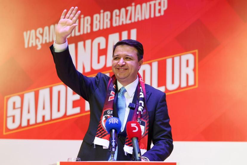 SAADET PARTİSİ GENEL BAŞKANI MAHMUT ARIKAN: “ANKARA'DA HER ŞEYİ KONUŞUYORLAR, ASGARİ ÜCRETİ KONUŞMUYORLAR” “NÜFUSUN YÜZDE 50'Sİ KİRADA” “ESNAF ÇALIŞARAK BATIYOR”
