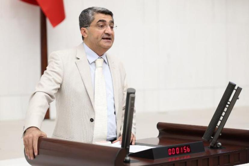 DEVA Partili Ekmen : Devlete değil , Peker’e sığınan kadınlar sizi utandırmıyor mu?