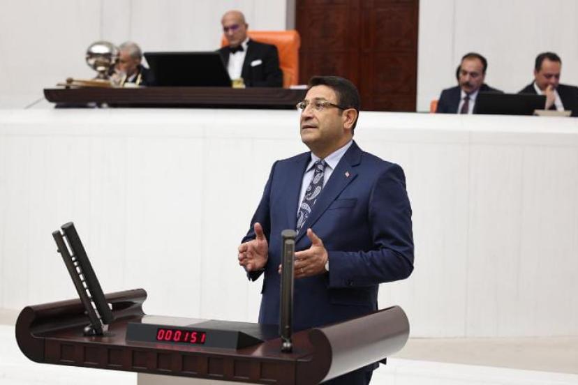 DEVA Partili İdris Şahin’den torba kanun ve emekli aylığı tepkisi: “Açlık sınırının 35.759 lira olduğu bir yerde emekliye taban ücret olarak 23.552 lirayı bu Meclise götürürken hiç arlanmıyorlar”