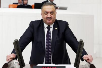 DEVA Partili Karal’dan Bakan Tekin’e “not şişirme” iddialarıyla ilgili 8 soru : “Tek bir okulda dahi notlarla oynanması, milyonlarca öğrencinin hakkına gölge düşürür”