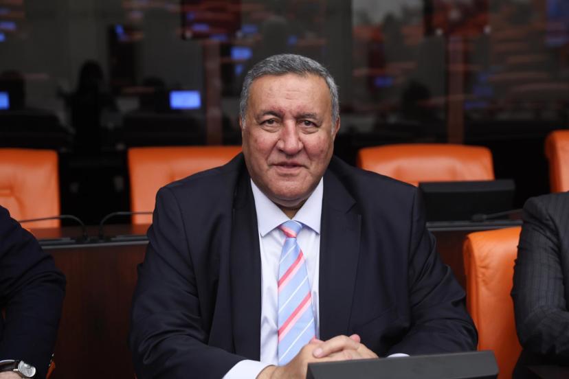 Gürer: “İşsizlik Sigortası Fonu işsizden çok işverene çalışıyor”        Gürer: “892 bin kişi işini kaybetti, yalnızca 413 bini işsizlik maaşı alabildi”