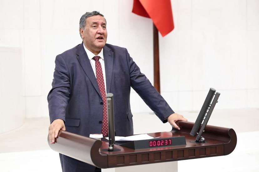 GÜRER: “TARIMDA ÇALIŞAN VE ÜRETEN ÇİFTÇİ SAYISI HIZLA AZALIYOR”     GÜRER: “TARIMDA ÇALIŞAN NÜFUS YÜZDE 10,7’DEN YÜZDE 5,23’E GERİLEDİ”     GÜRER: “RAFLAR DOLU AMA VATANDAŞIN CEBİ BOŞ”
