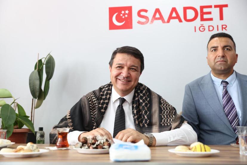 SADDET PARTİSİ GENEL BAŞKANI MAHMUT ARIKAN IĞDIR’DA ESNAF VE VATANDAŞINDERDİNİ DİNLEDİ: “SAĞLIKTAKİ İHMALLERİN HESABINI MECLİSTE SORACAĞIZ ”