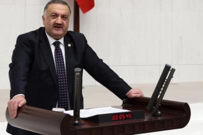 DEVA Partili Karal: Mazot 100 lirayı aştı; geçen yıl 4’tü, bu yıl çiftçi bir litre mazot için artık 6 kilo buğday satıyor “Mazot bir yılda yüzde 84 arttı; fındık yüzde 27,5, çay yüzde 37,6, buğday yüzde 22,2 arttı, üzümün fyatı ise düştü”