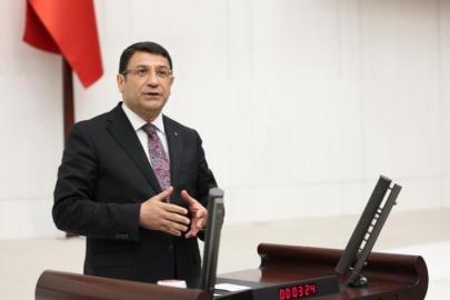 DEVA Partisi Ankara Milletvekili İdris Şahin’den elektrikli skuterlerde denetimsizlik ve kaldırım işgallerine tepki: “Kaldırımlar yayalarındır, kamu düzeni ve insan canı ticari kazancın insafına bırakılamaz”