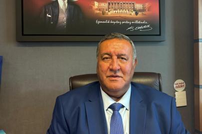 CHP Milletvekili Ömer Fethi Gürer, küçük esnaf için kanun teklifini TBMM Başkanlığına sundu.     Gürer: “Küçük esnafın kazancından komisyon adı altında kesinti yapılmasın”     Gürer: “Esnaf da zorda”