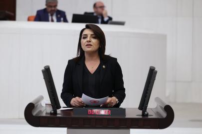 “CUMHURİYET, BİR MİLLETİN ÖZGÜRLÜKTEN VAZGEÇMEYEN YÜREĞİDİR!”