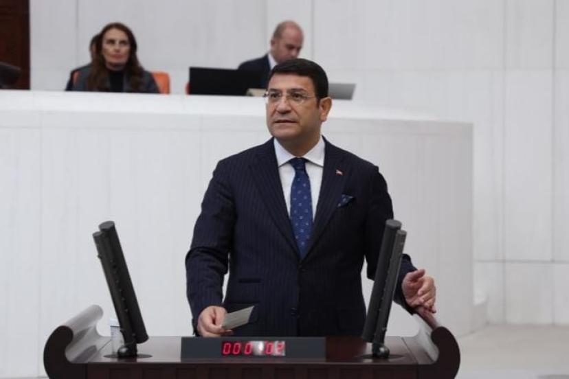 DEVA Partili İdris Şahin’den Cumhurbaşkanı Erdoğan’ın medya çeşitliliği açıklamasına özgürlük raporu üzerinden yanıt: "İtiraz edenleri susturan bu yönetim, kendi çöküşünü haber veren tehlike çanlarının sesini bizzat kesmiştir"