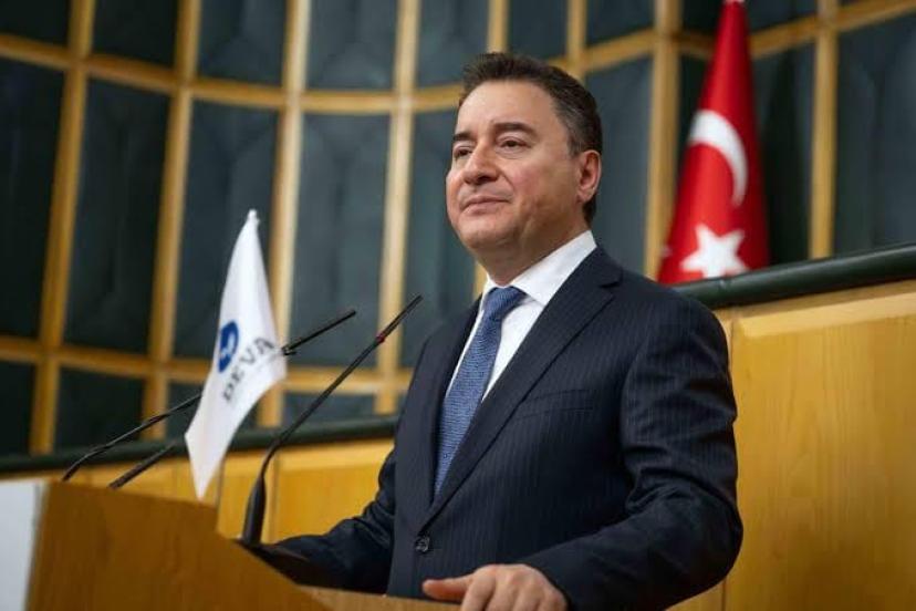 DEVA Partisi Genel Başkanı Ali Babacan: “Hükümet gerekli adımları atmıyor erime devam ediyor, kayıp 100 milyar doları aştı” “Ekonomide durgunluk tehlikesi var”